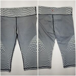 Vimmia Crop Capri Leggings Sz M Gray Women's